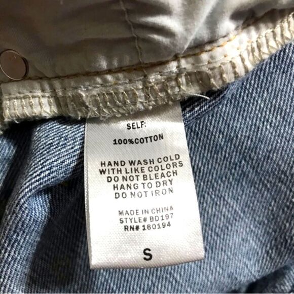 By Together NWT Light Blue Distressed Jeans Size Small - Picture 7 of 9
